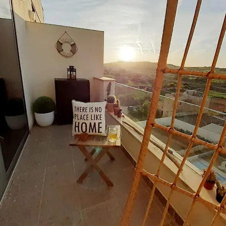 Lucky View Retreat Apartment