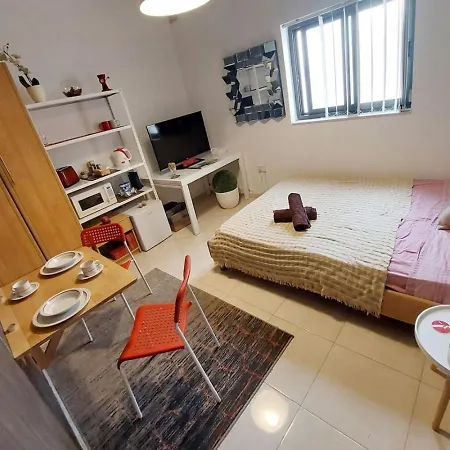 Lucky View Retreat Apartment